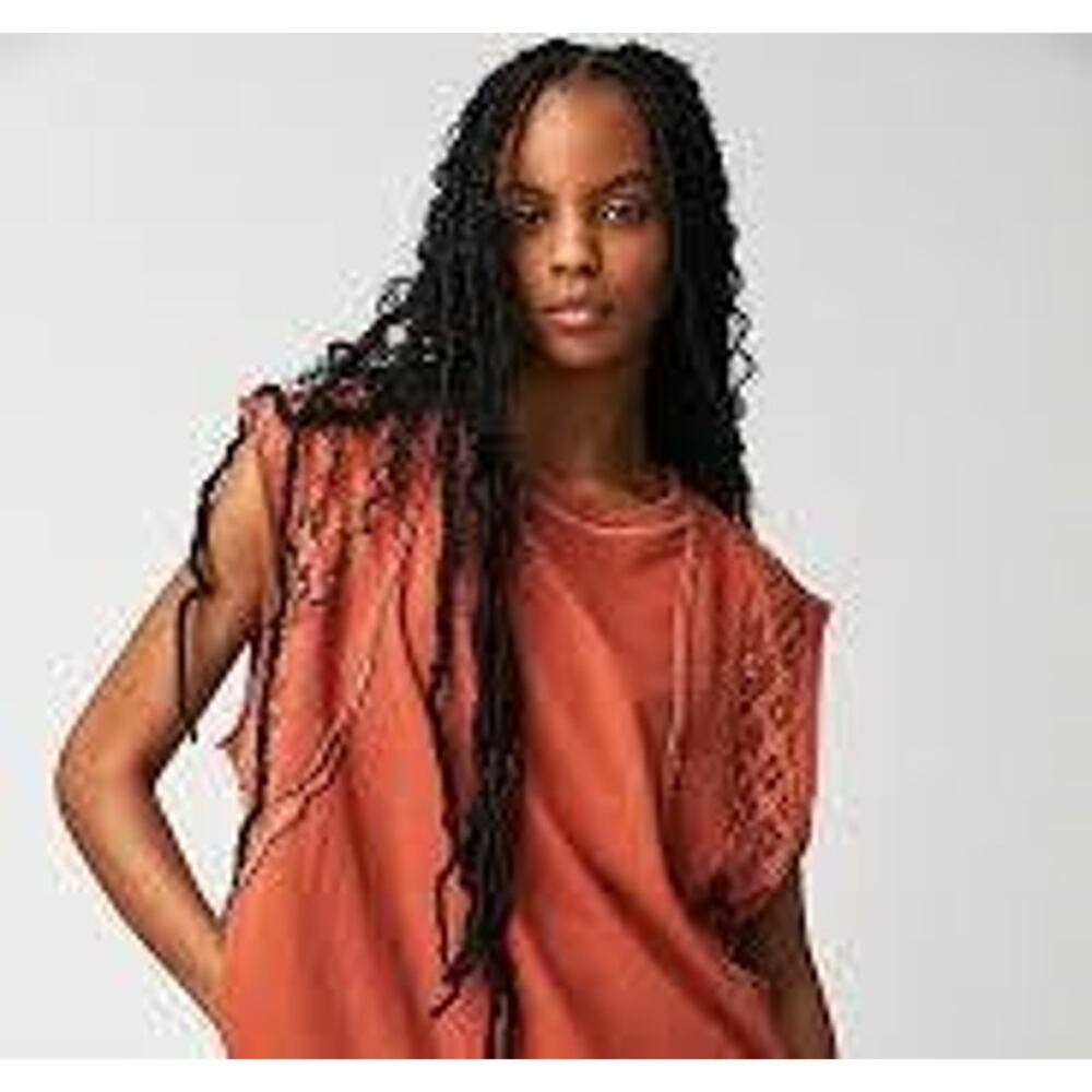 Free People NWOT Table For Two Tee Sleeveless Relaxed Lace Details Rust Sz Small